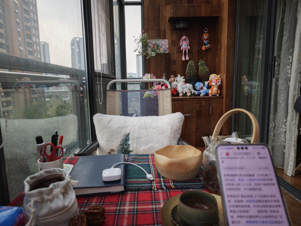 我经常去美容院，主要是为了放松身体。那里的女孩子们叫我姐姐——其实应该是阿姨才对