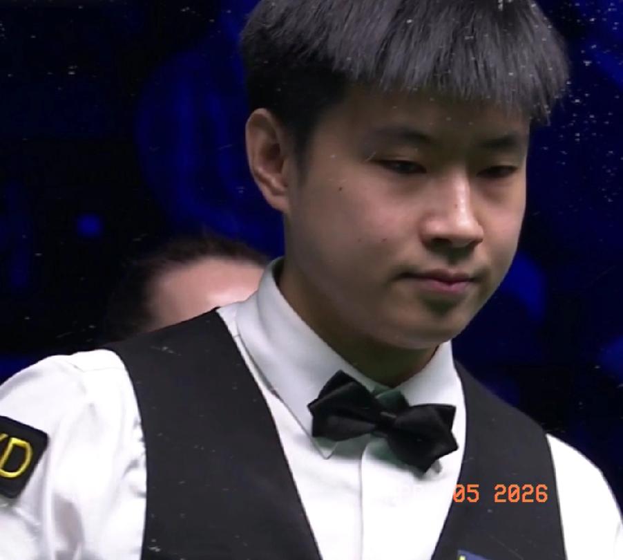 中场休息归来，赵心童65-35赢下第5局，比分重新领先3-2。
这局双方都有进攻