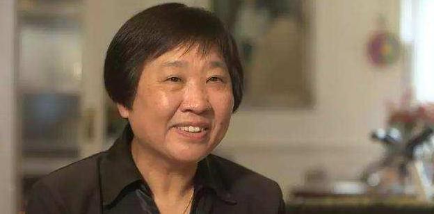 1987年，一位女子将开水泼到古画上，并用刷子清洗了起来。这一举动把在场专家看得