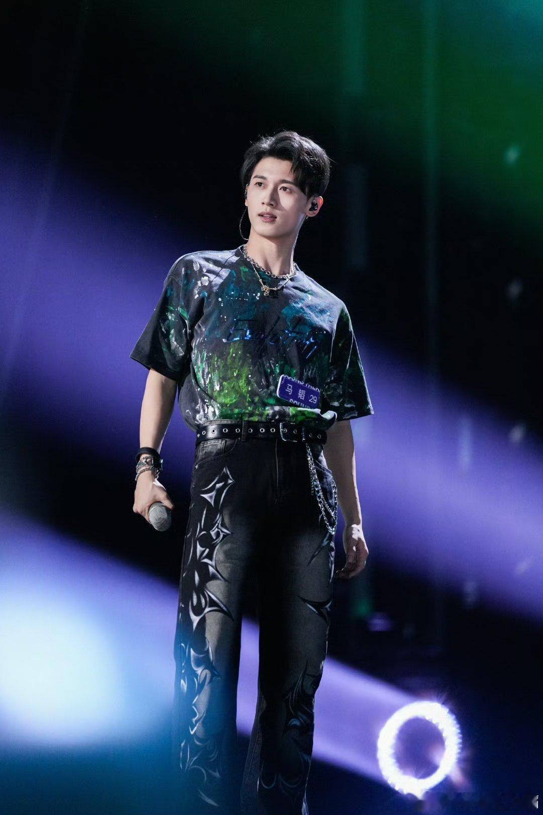 谁都走不出这个大花轿一听到《大花轿》就想扭秧歌！马韬今晚的演绎，真的狠狠好奇住了