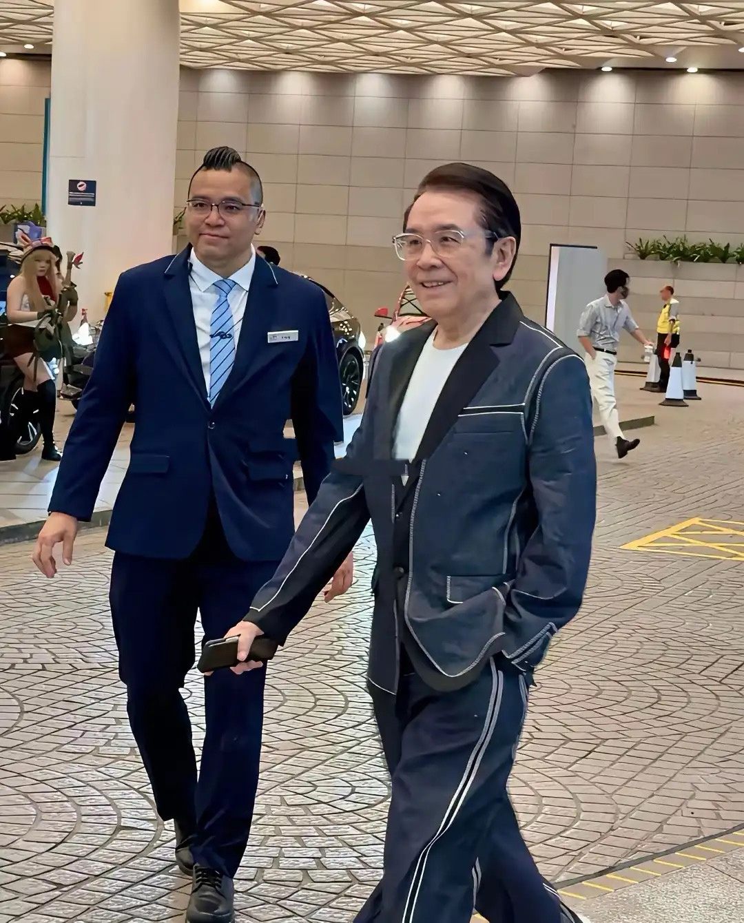 完全看不出来这快80岁了，怎么保养的啊 