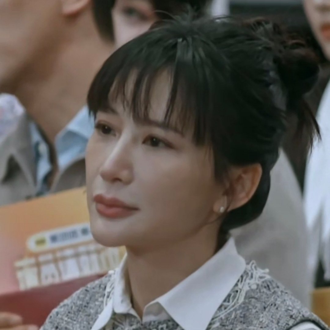 熊乃槿否认整容 熊乃槿现在长这样，可能在明星的认知里，医美不算整容。 