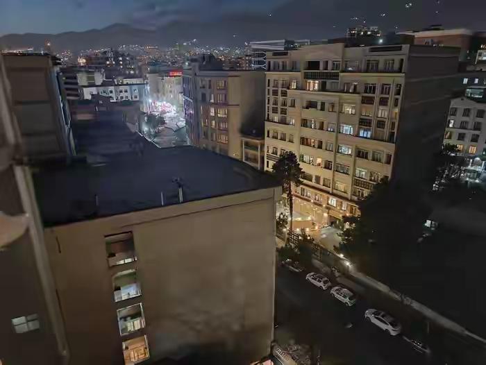 美以联合空袭伊朗，传出哈梅内伊女儿、女婿、外孙等亲属身亡，此事尚未获伊朗官方最终