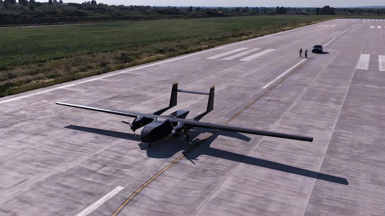 1月11日，中国兵器工业集团西安爱生技术集团自主研发的“天马-1000”无人运输