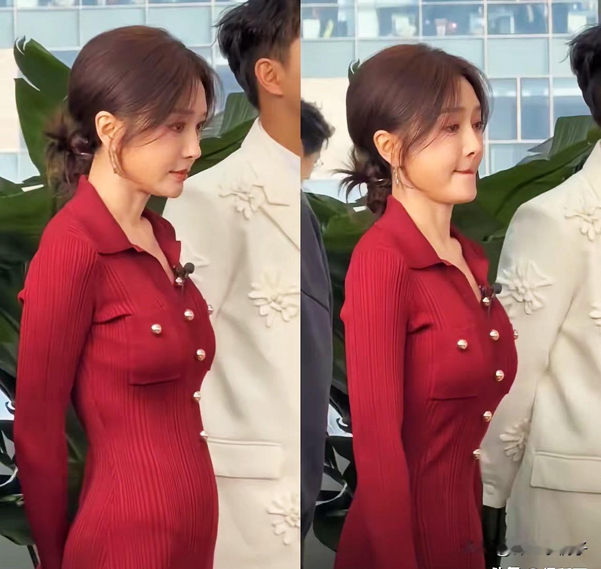 看到秦岚去京东总部“扫楼”的那个抓拍动图，真的是笑不活了！

这姐本来正放松溜达