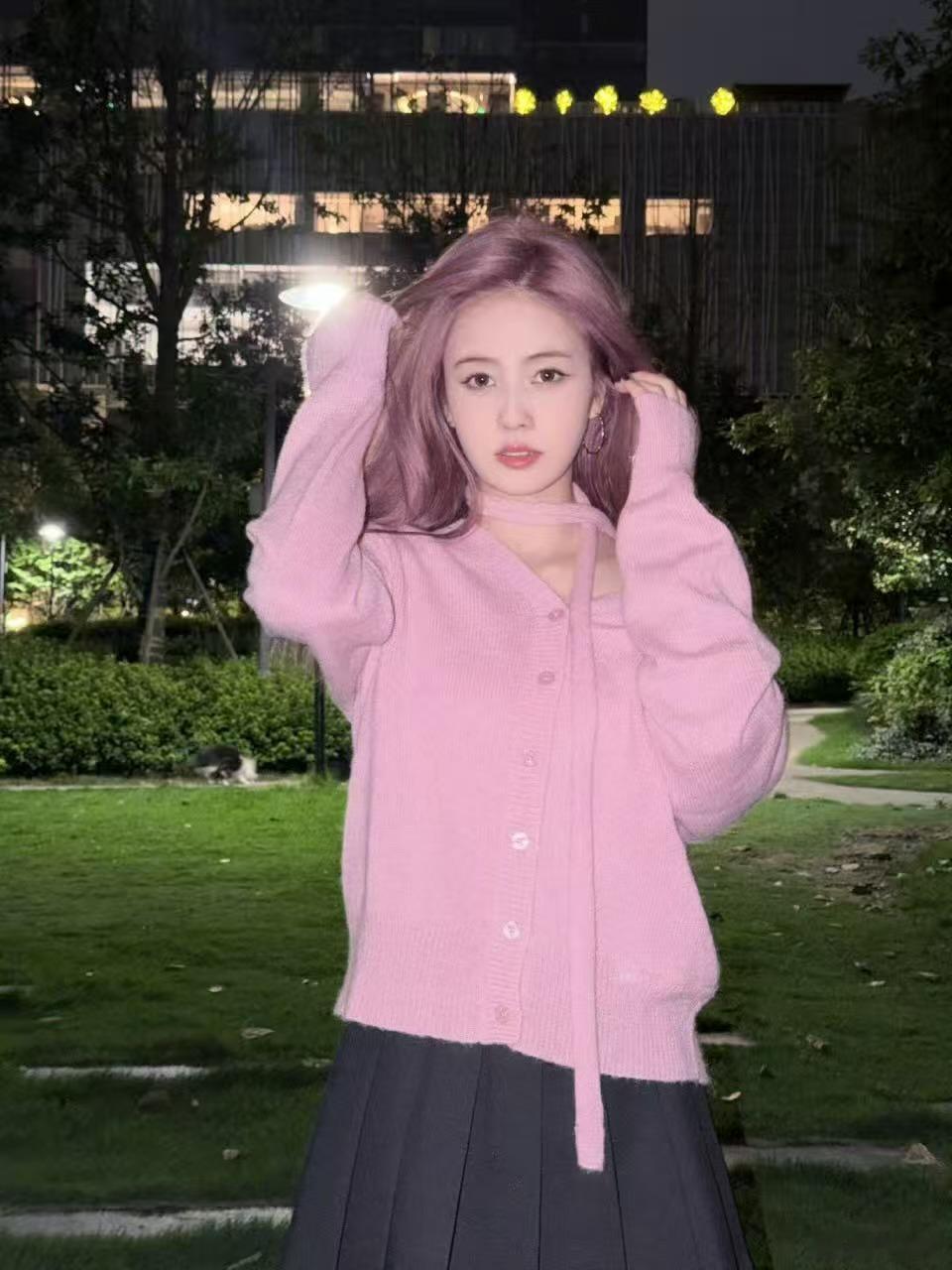 白鹿粉发随拍九宫格白鹿更新头像了 谁能不爱粉发小鹿？白鹿最新随拍以粉发造型惊艳亮