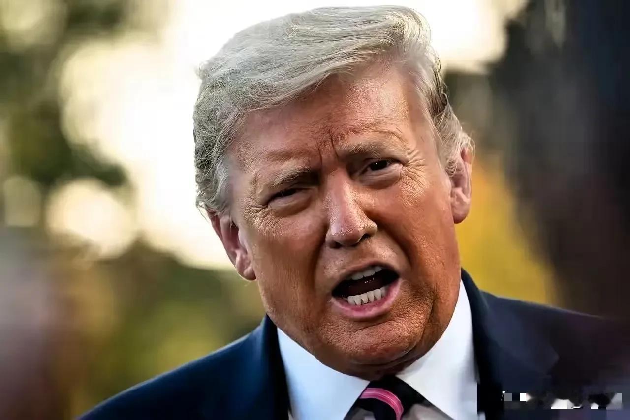 特朗普今天又骂人了。北京时间2月13号，他在白宫接受采访，当着记者的面，火力全开