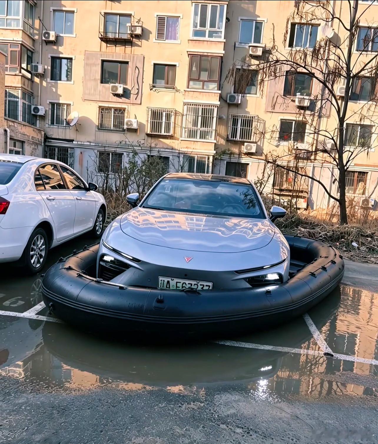 暴雨天气垫子救车，怎么跟我预想的不一样？ 