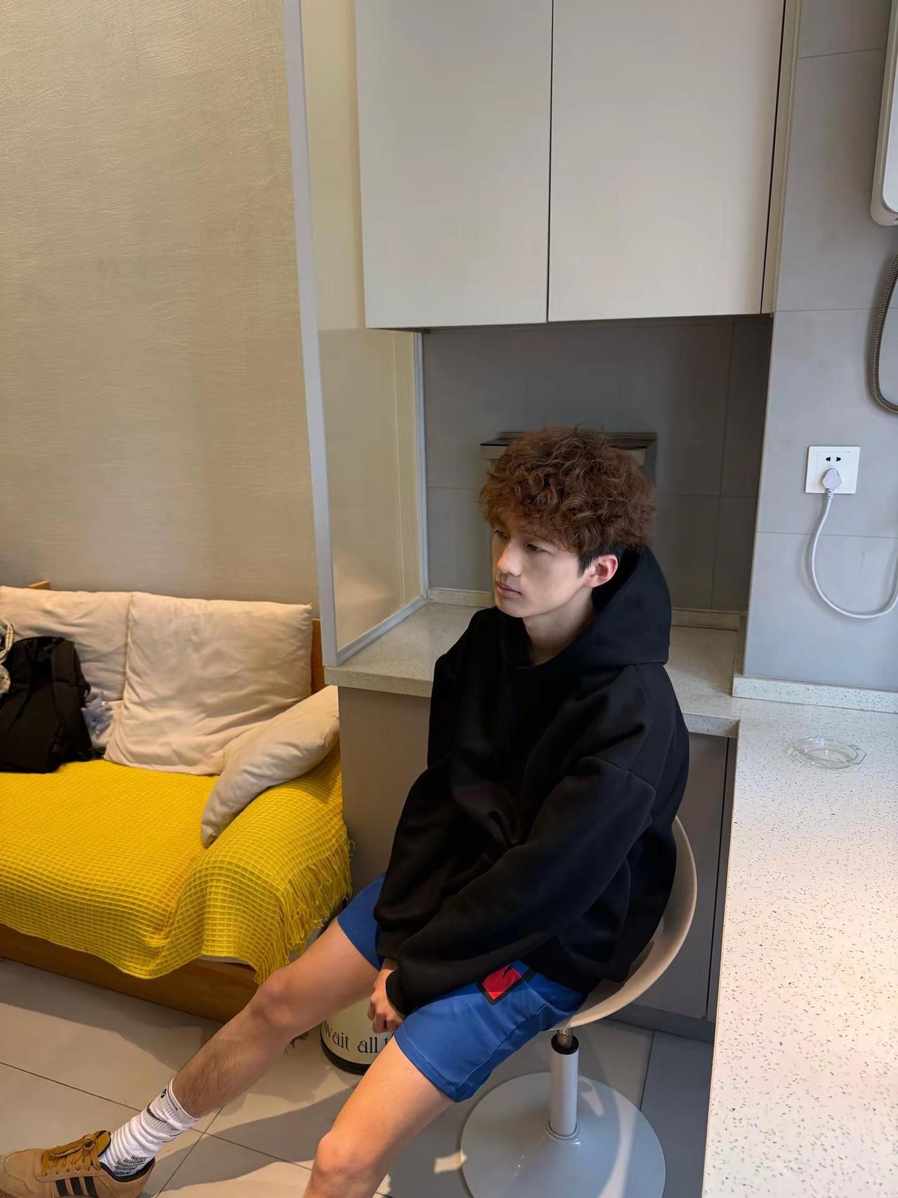 好久没听到你叫我哥哥了top 男大 简约穿搭