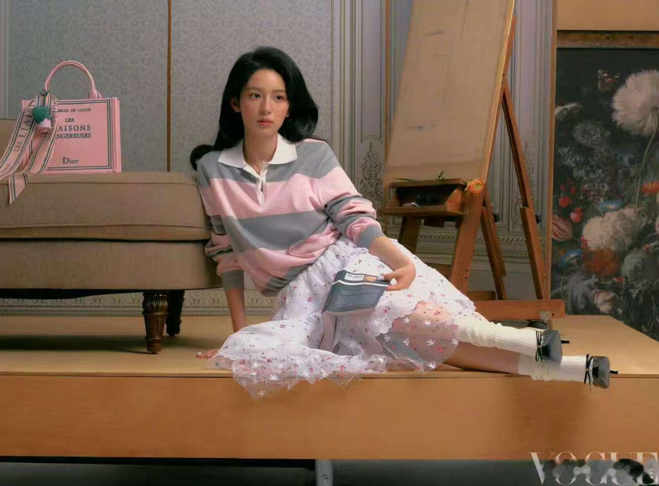 周也书中漫游大片周也书中漫游周也书中漫游大片，哇塞哇塞，真是不错 