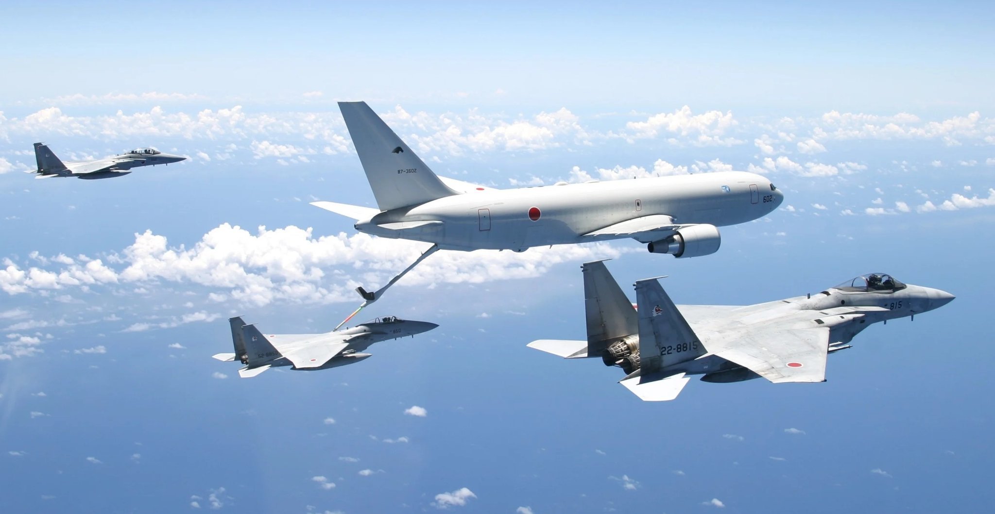 日本计划将其 F-15J/DJ 机队减少 99 架（用 F-35A/B 取代）。