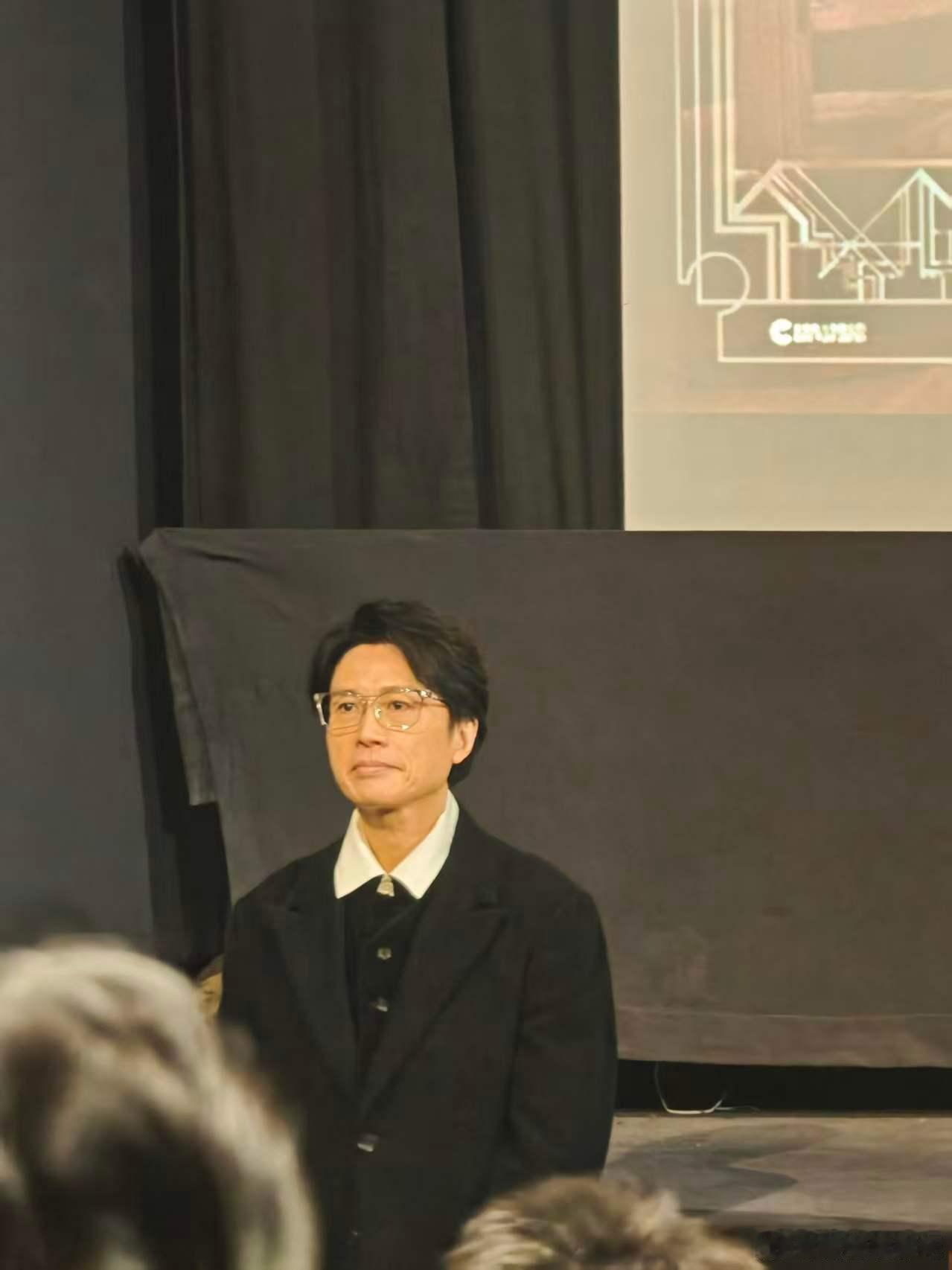 我的前线又幸福了《夜王》香港首映黄子华 郑秀文 