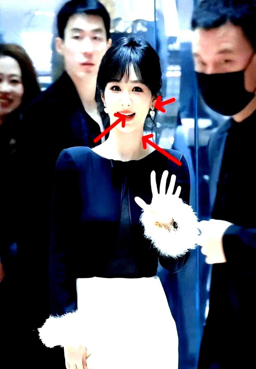 昨晚一条“杨紫你退圈吧”的帖子冲上热搜，理由轻盈却像给人设笼。网友因她的黑衣图和