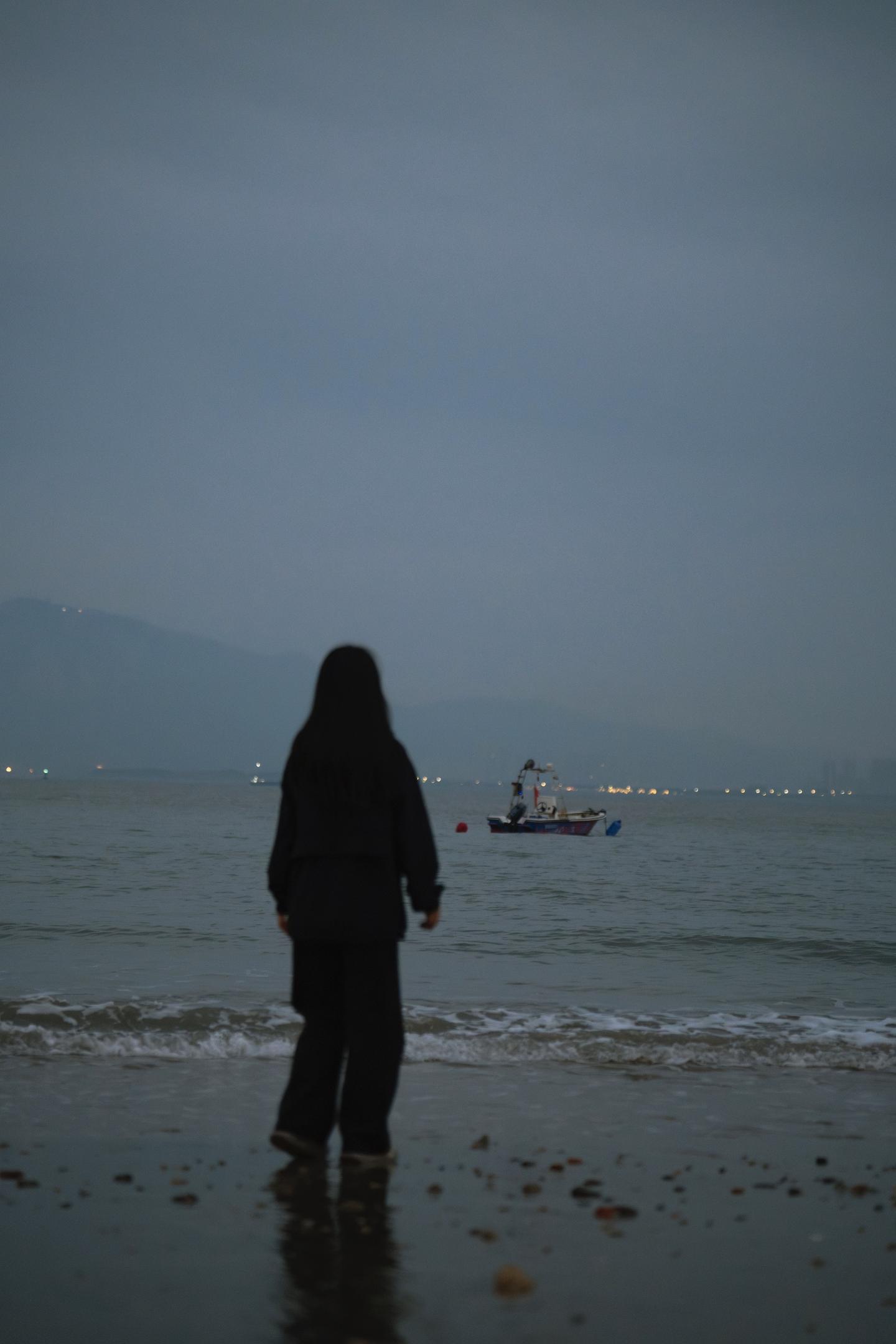 厦门，阴天，沙滩，海边。