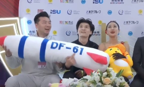 呵呵哒，国际花样滑冰赛场上用毛绒玩具带节奏也不是一次两次了，国际滑联什么时候调查