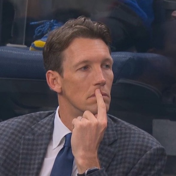 可以确定的是，勇士管理层这半个月先不用考虑睡觉的事儿了。何去何从，需要一个明确的