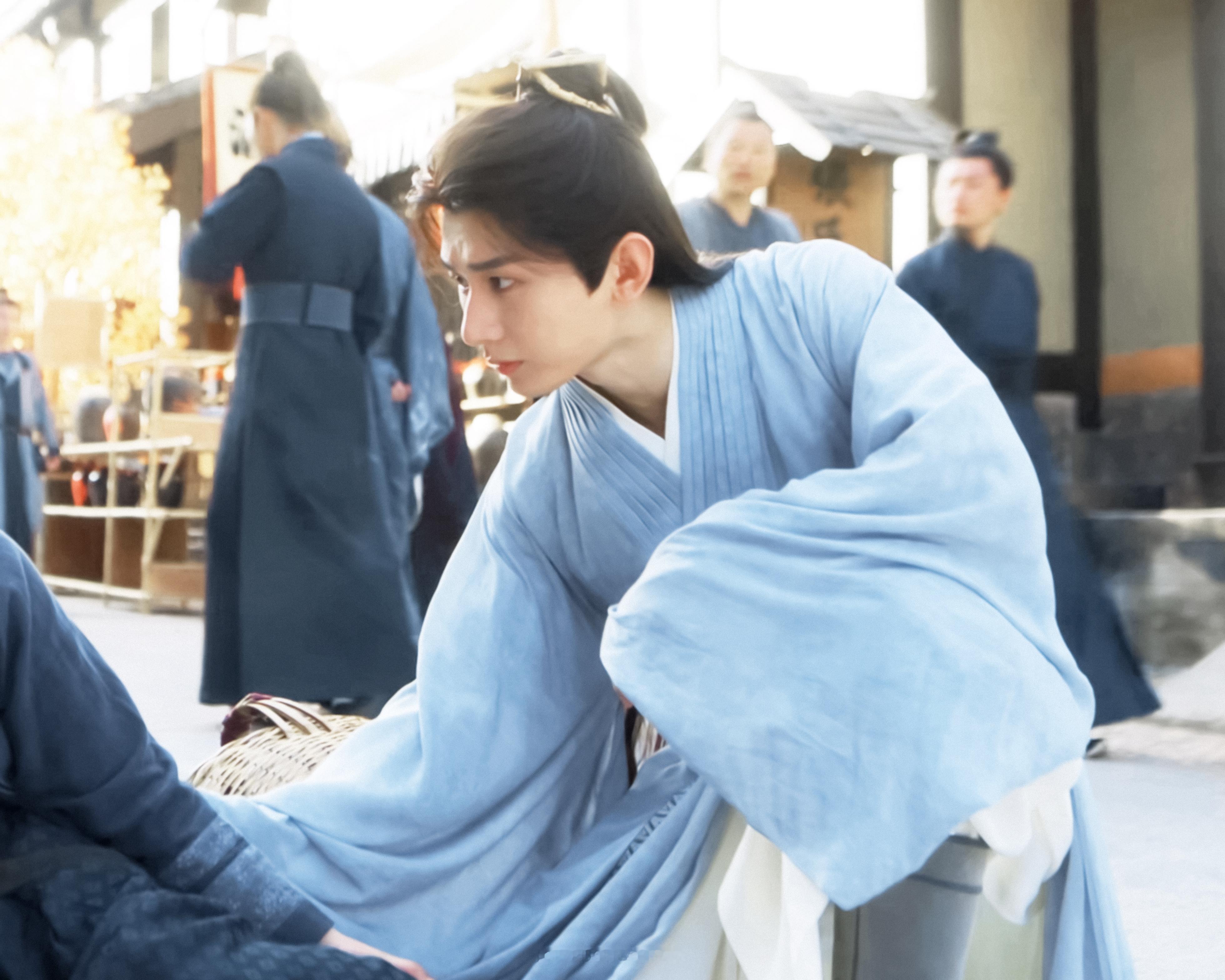 ⸝⸝                  【我受伤了】【我装的】成毅李莲花