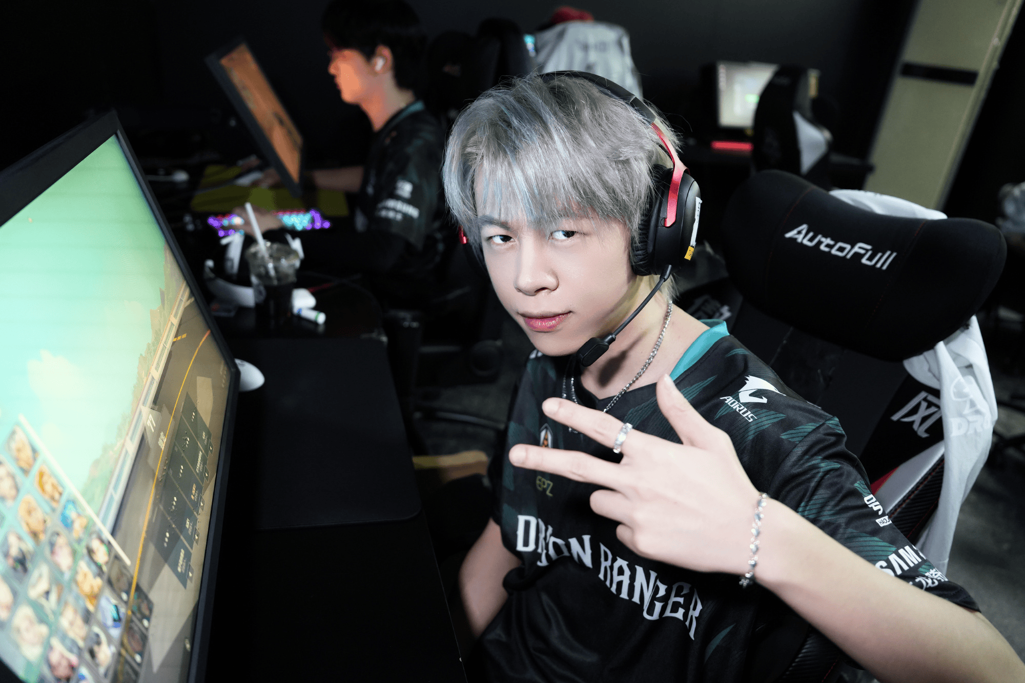 不敌EDG后，Nicc发文：真被逮捕了