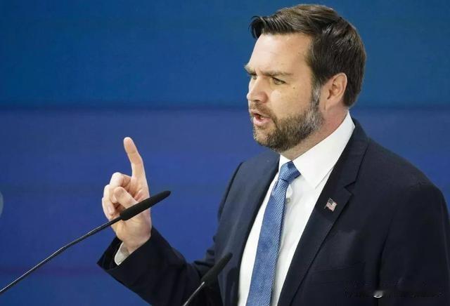 彻底撕破伪装！万斯公开摊牌，戳穿美国数十年中东战争谎言
 
多年来，美国对外宣扬