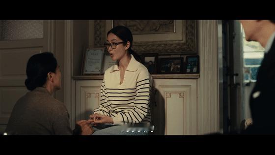 她妈眼里涂指甲油都算勾引 妈妈把一段失败婚姻里受的委屈全转化成了对女儿的控制。她