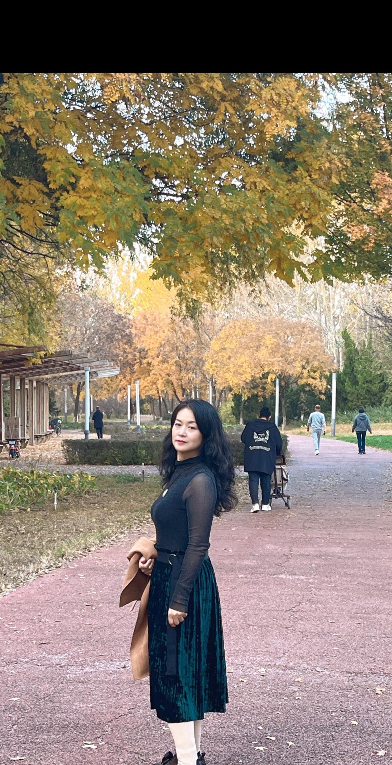 非常喜欢的一段话“人到中年后，不要说你有几套房，开什么车，有多少存款。”你要喜悦