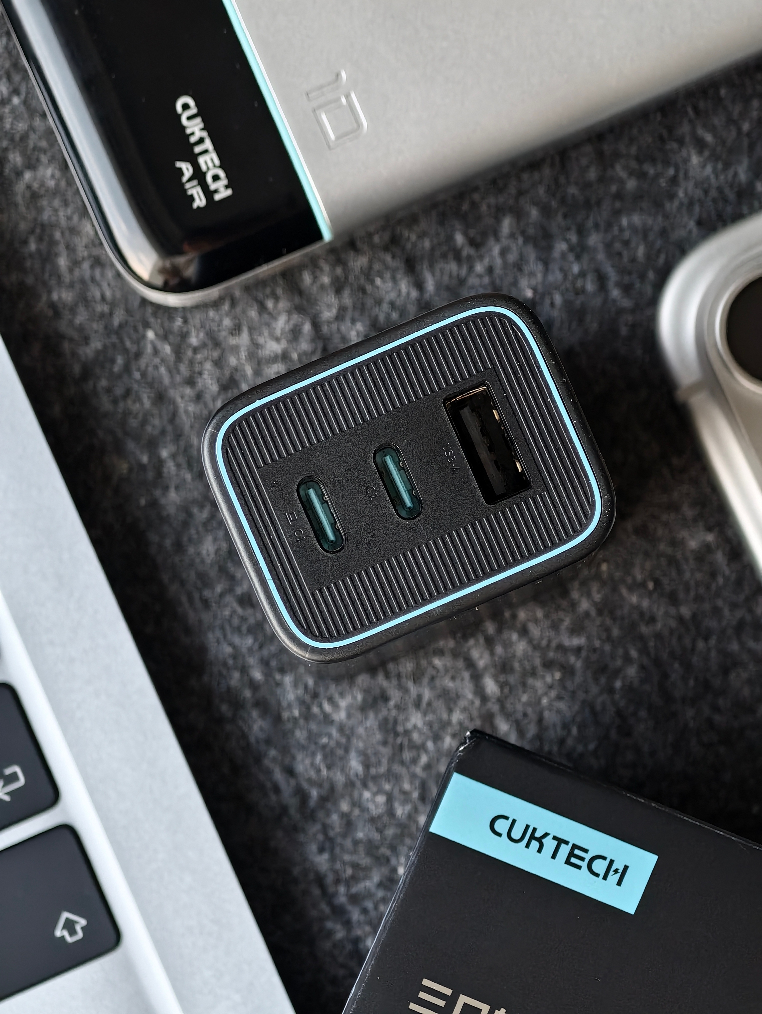 酷态科6号家族又迎来新成员了「酷态科6号充电器 Mini」 ，6号系列主打就是一