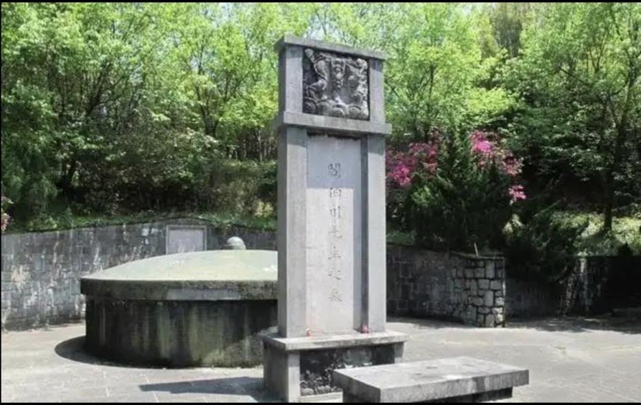 岁就给阎锡山当侍卫的山西省朔州人张日明，自阎锡山1960年去世后，就义务来到阳明