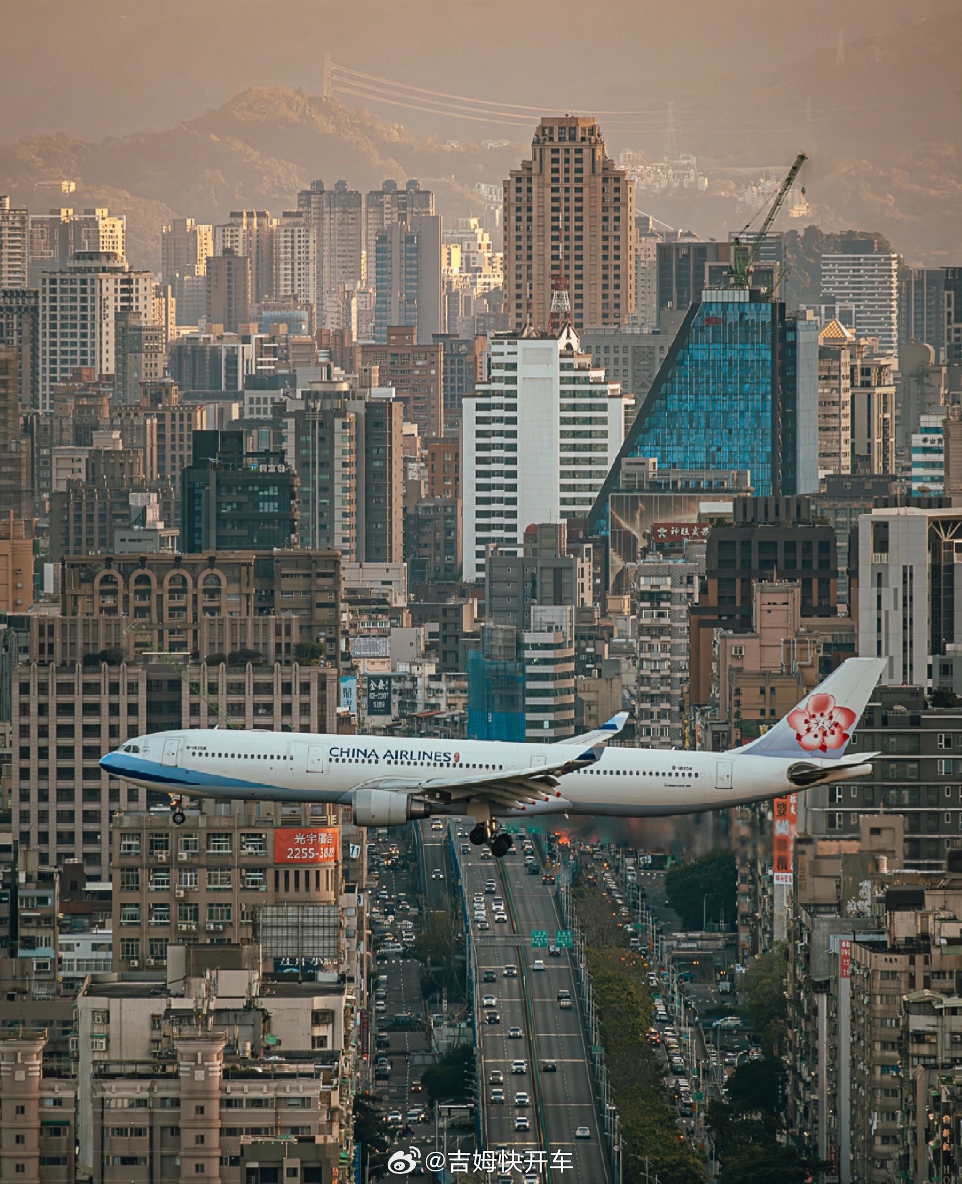 统一后台湾民众可以自驾直达北京台湾回归何止是可以自驾北京，别的不说，统一后先把岛