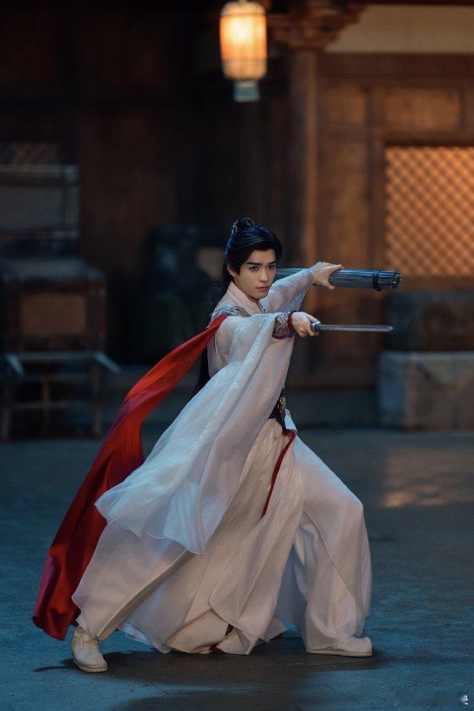 别人抠书龚俊抠字龚俊是用“抠字”的匠心在演戏！反复揣摩每个动作眼神，把苏暮雨的清