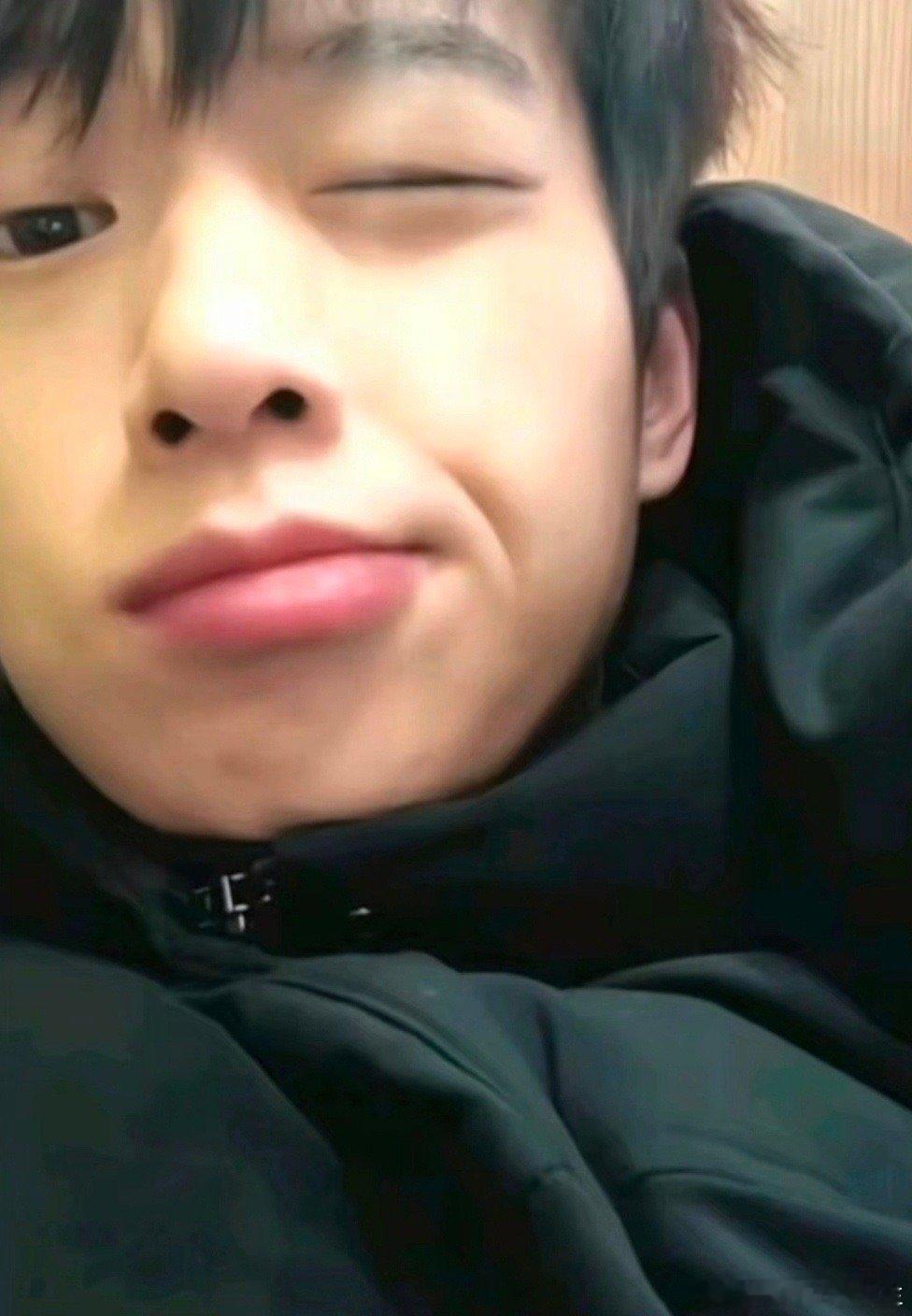 #魏大勋青春芒果夜出发#热血青春，芒果为媒！魏大勋携梦而来，青春芒果夜，我们不见