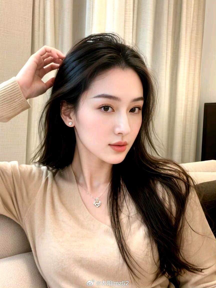 温柔甜美的居家自拍，简约时尚穿搭