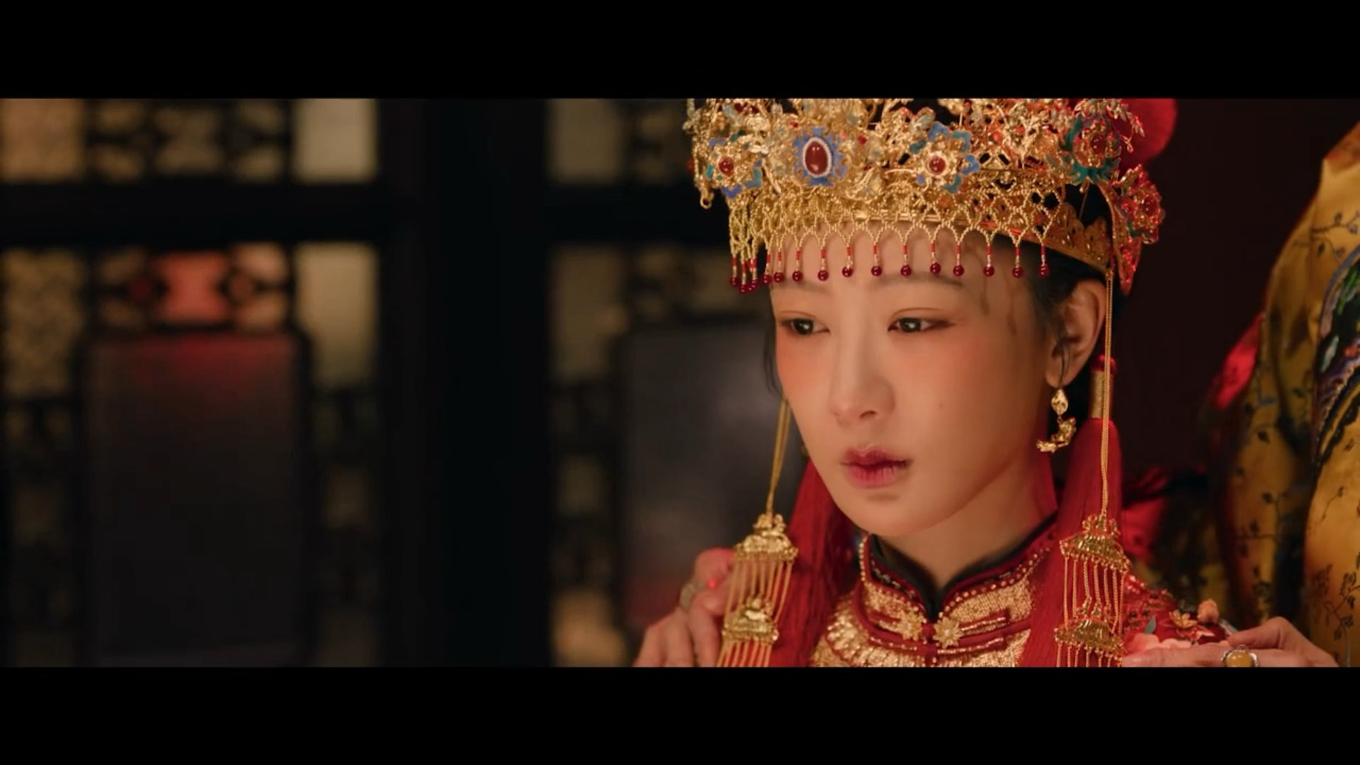 玉兰花开君再来论杨紫作为演员的可塑性，片花短短几个镜头传递出来的乱世压抑窒息感，