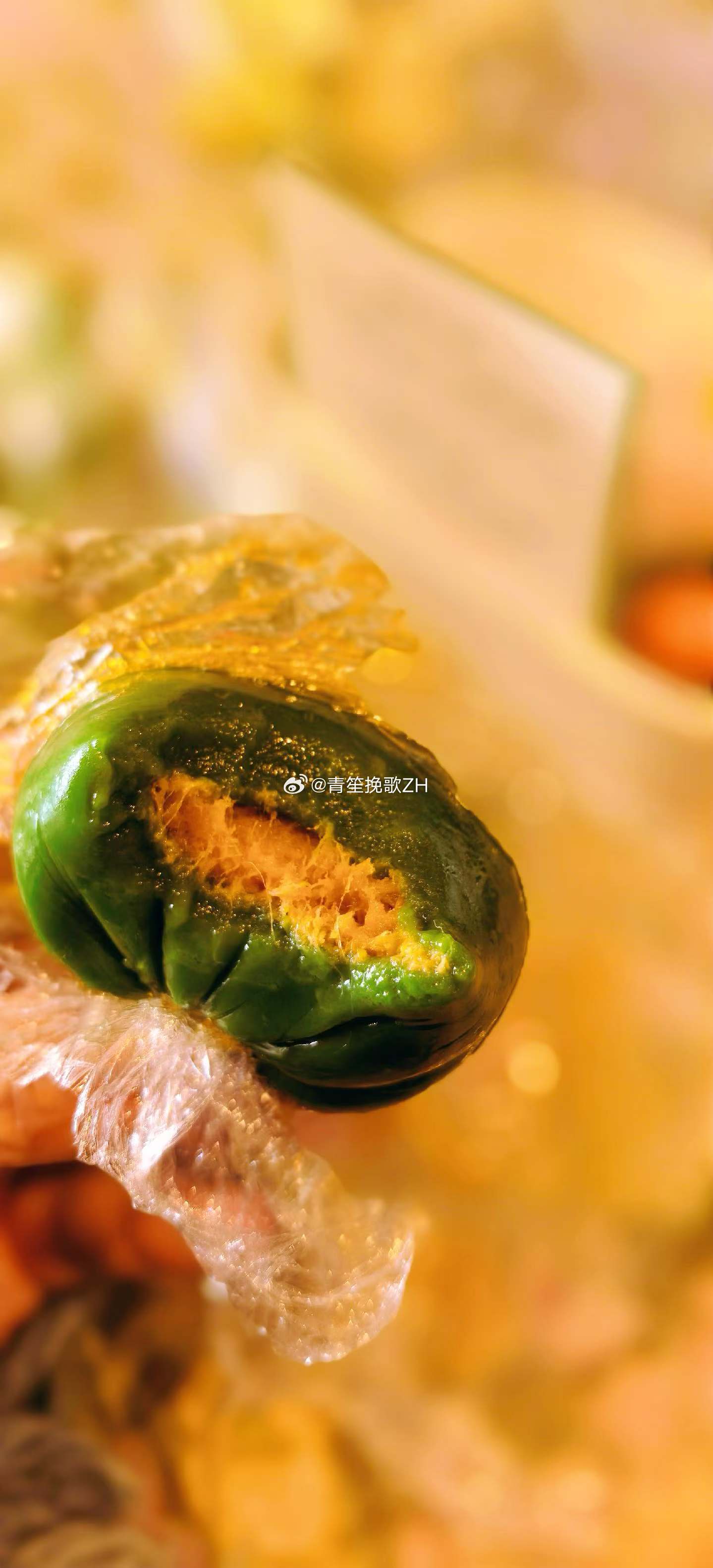 随手拍吃青团的时节 