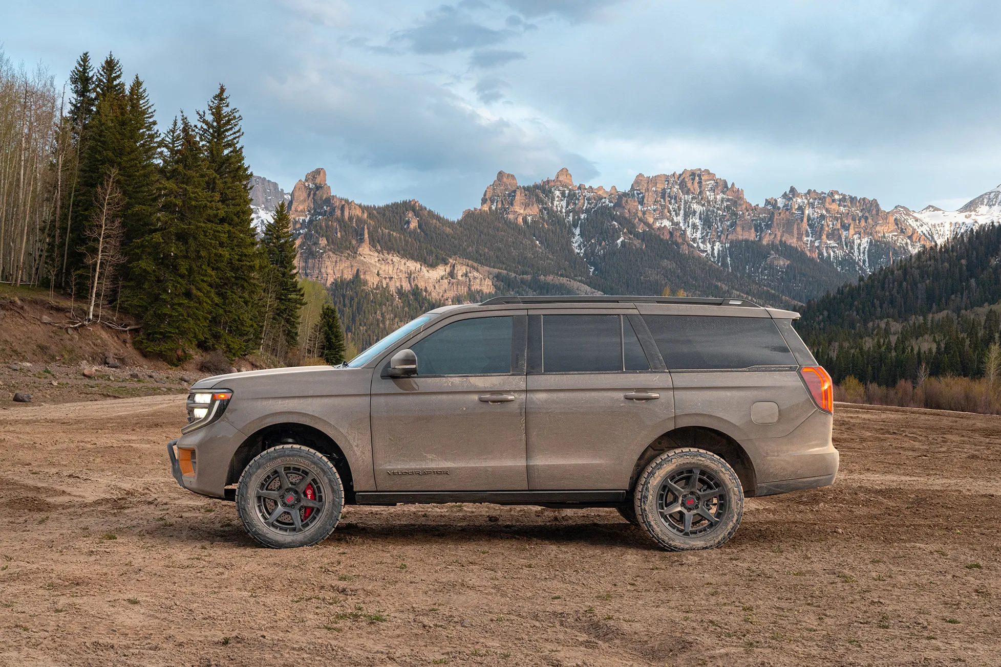 福特  Hennessey VelociRaptor Expedition 基于