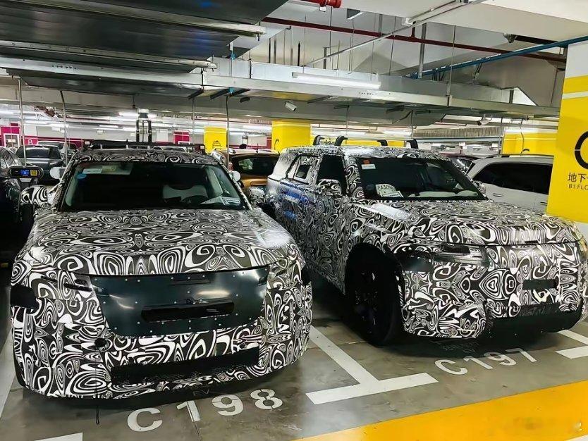 奇瑞路虎 FREELANDER 神行者伪装车，基于奇瑞E0X平台而打造的新能源车