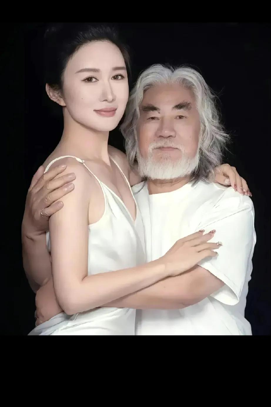 兄弟们 你们相信爱情吗[看]
努力搞事业了，有钱，老婆还在读幼儿园
年龄从来不是