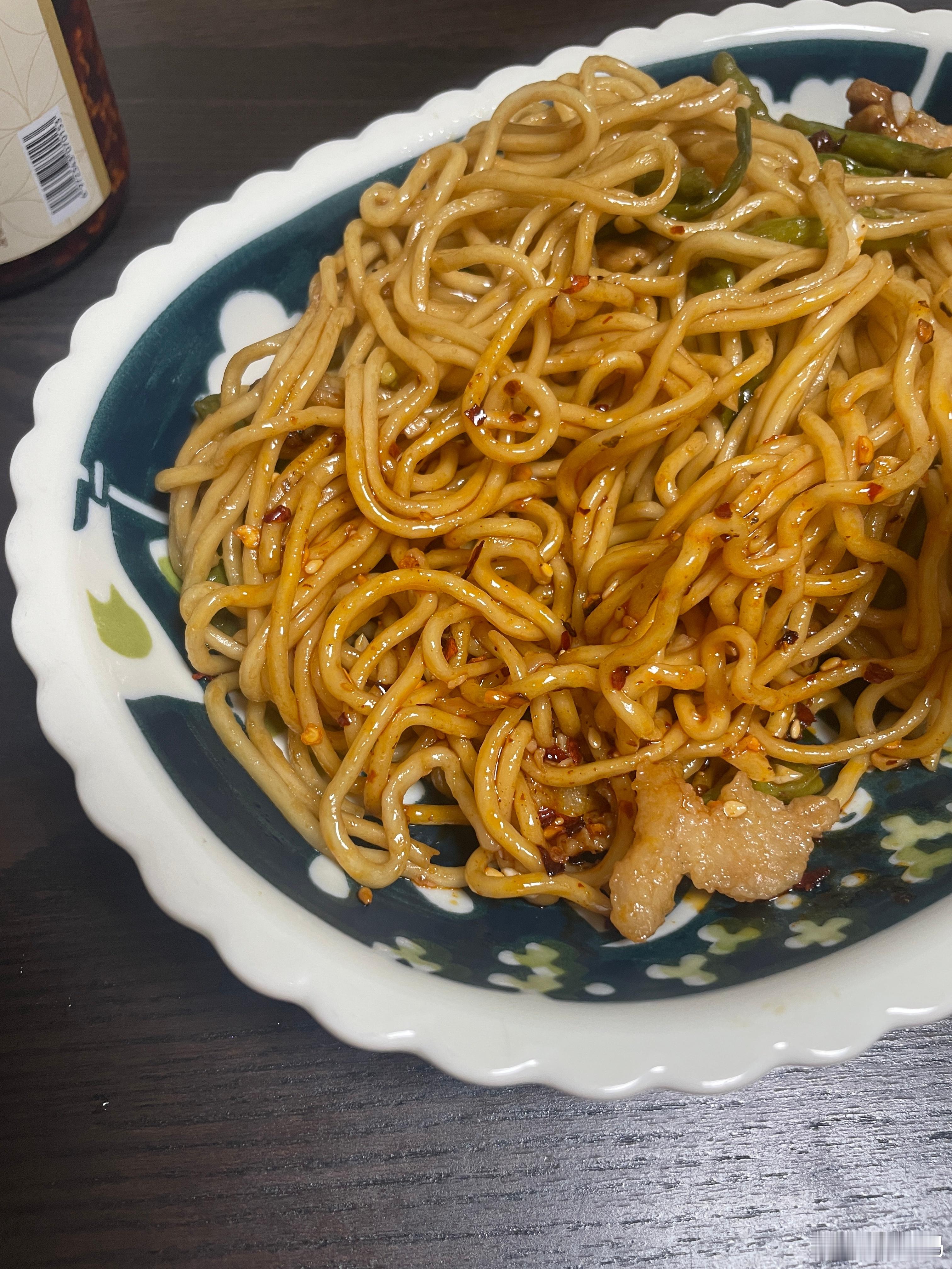 每年夏天的老演员：豆角焖面简单吃饭