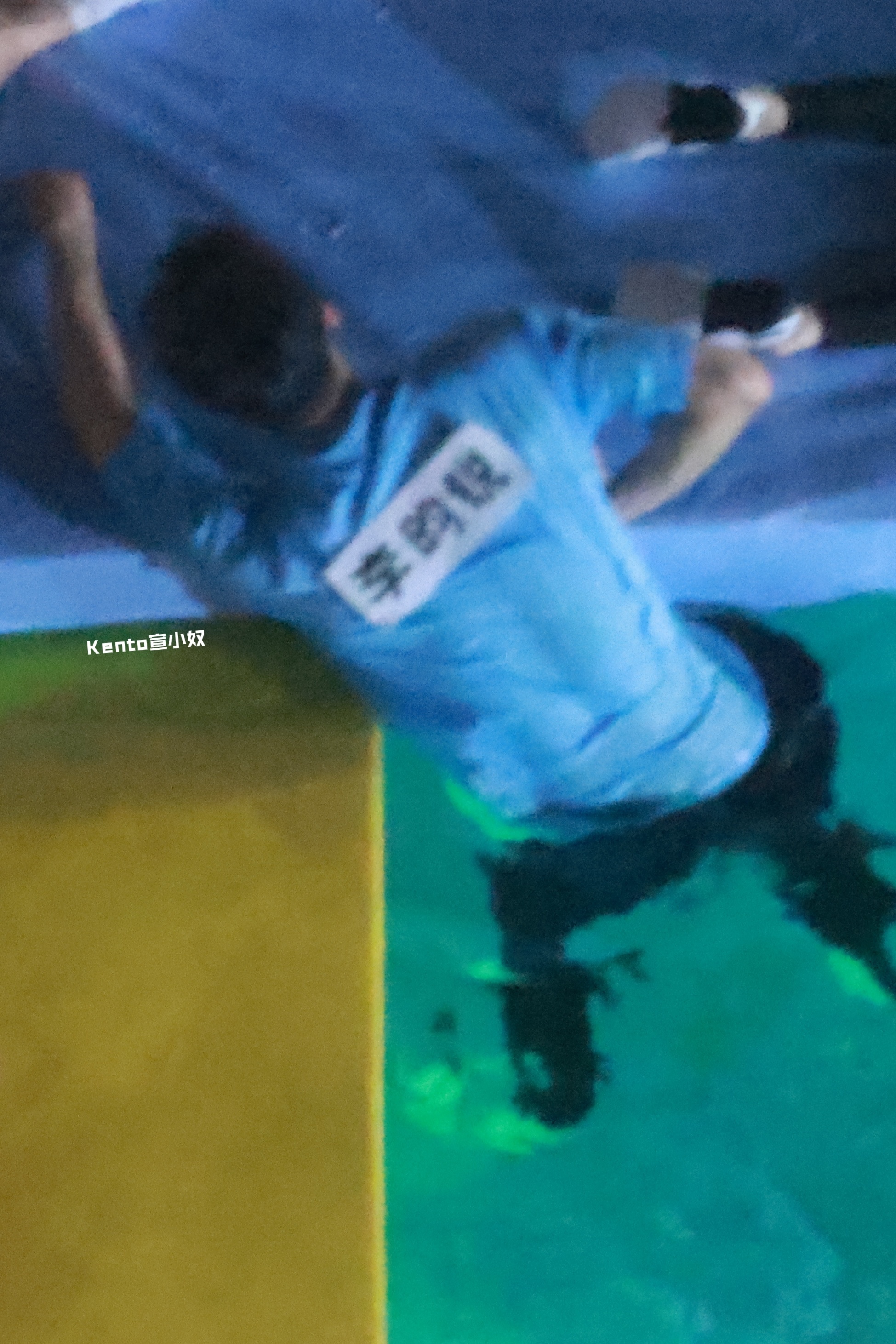 李昀锐令人震撼的腰腹力量 李昀锐绝世好腰李昀锐腰力