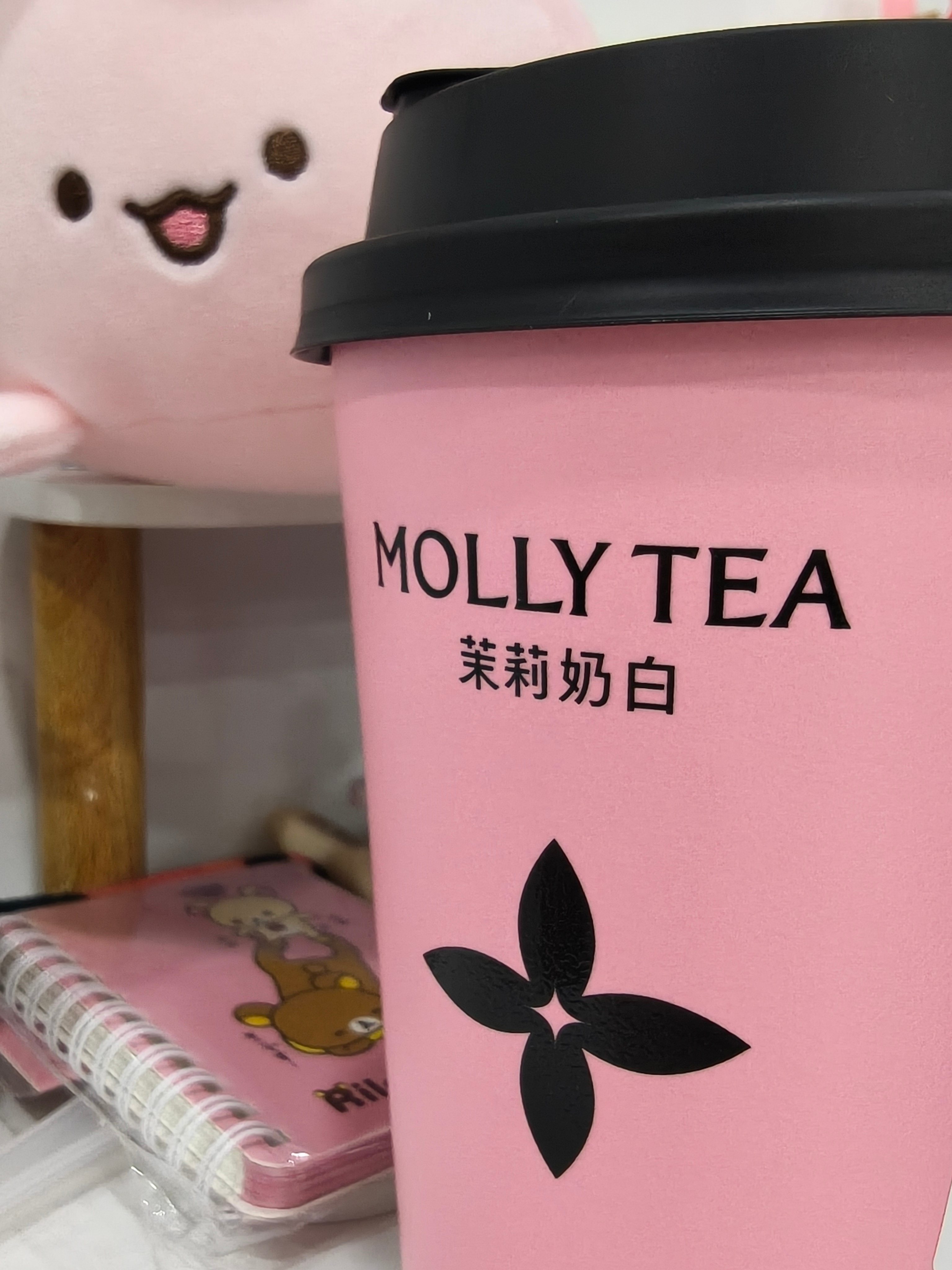 夏天的最后一杯奶茶依旧被小豆包宠了