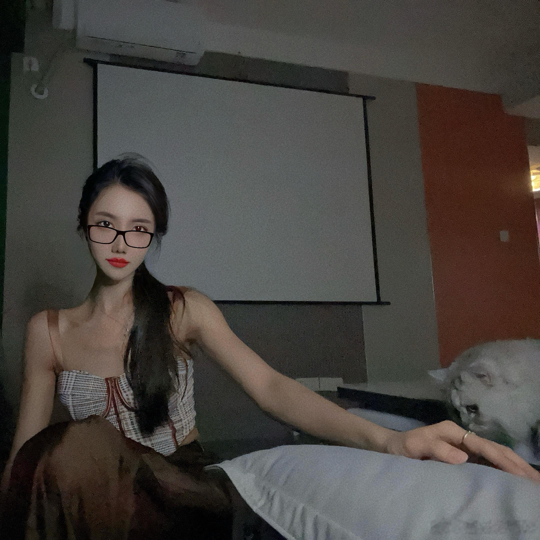 喇叭都被我按碎了，真的，最厌恶human 的时刻都在路上，每天都幻想自己开的是躺