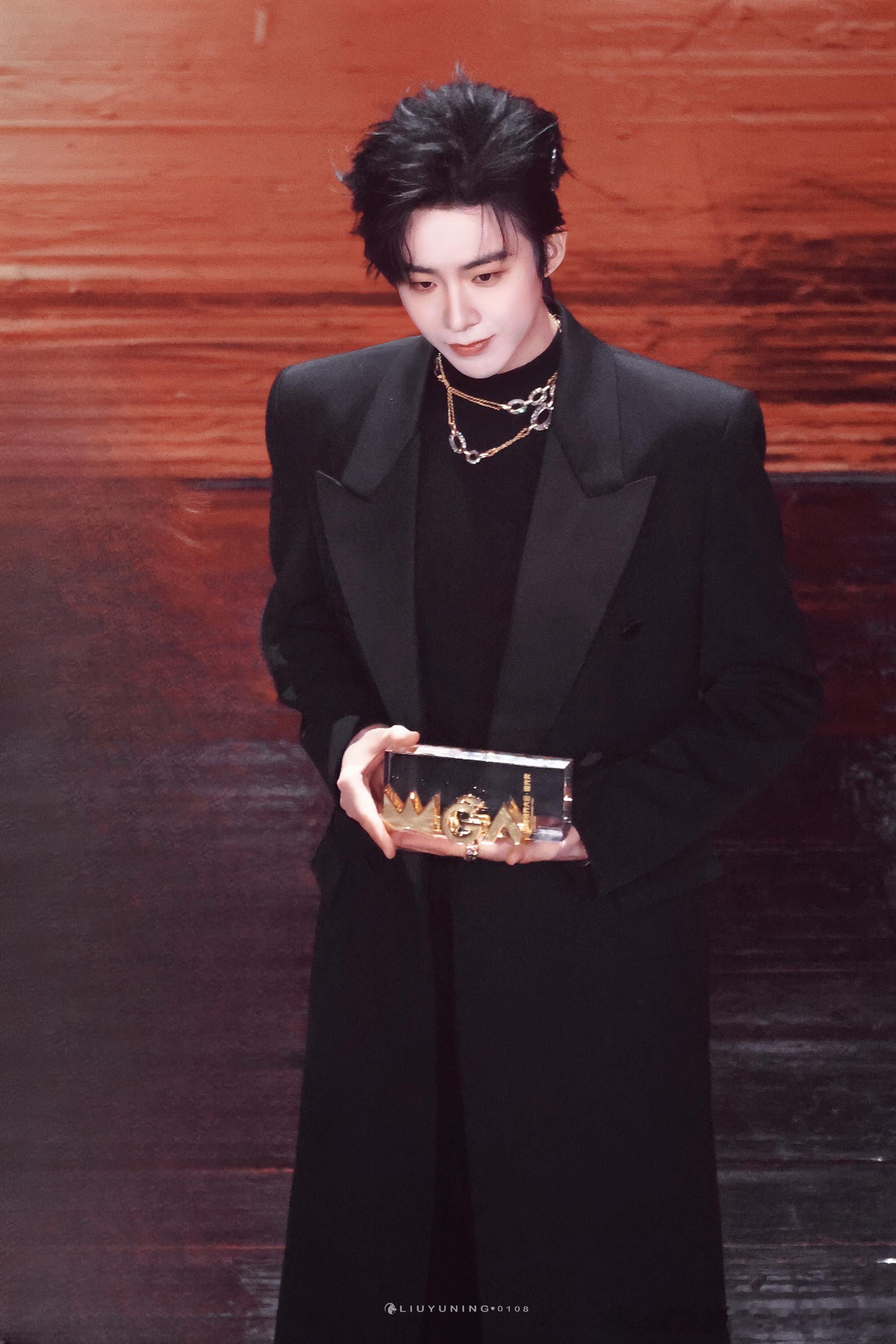 摩登兄弟[超话] 去年视界大会[舔屏][舔屏][舔屏][舔屏]舔屏！​​​