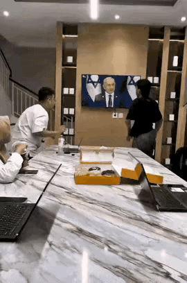 愤怒，一定要具体化，任何口号和做作都是敷衍和、找借口！

这个视频来自国外，从视