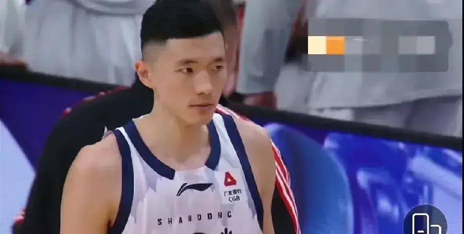 北控主场97比92赢了山东，张庆鹏首战就压过邱彪一头。
 
里勒今天简直开了挂，