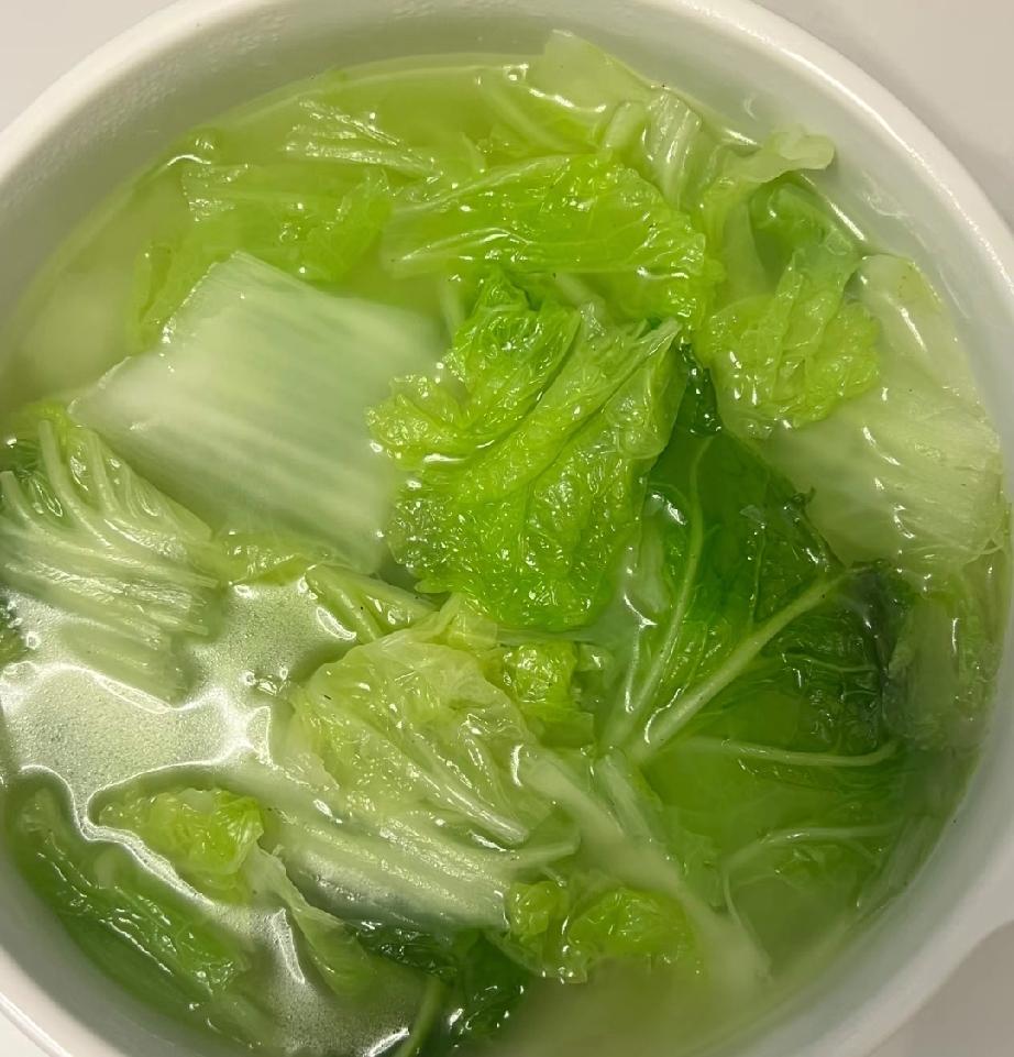 早上起来的时候，我收到婆婆发来的短信。

她让我今天自己去买菜回来做饭，因为她今