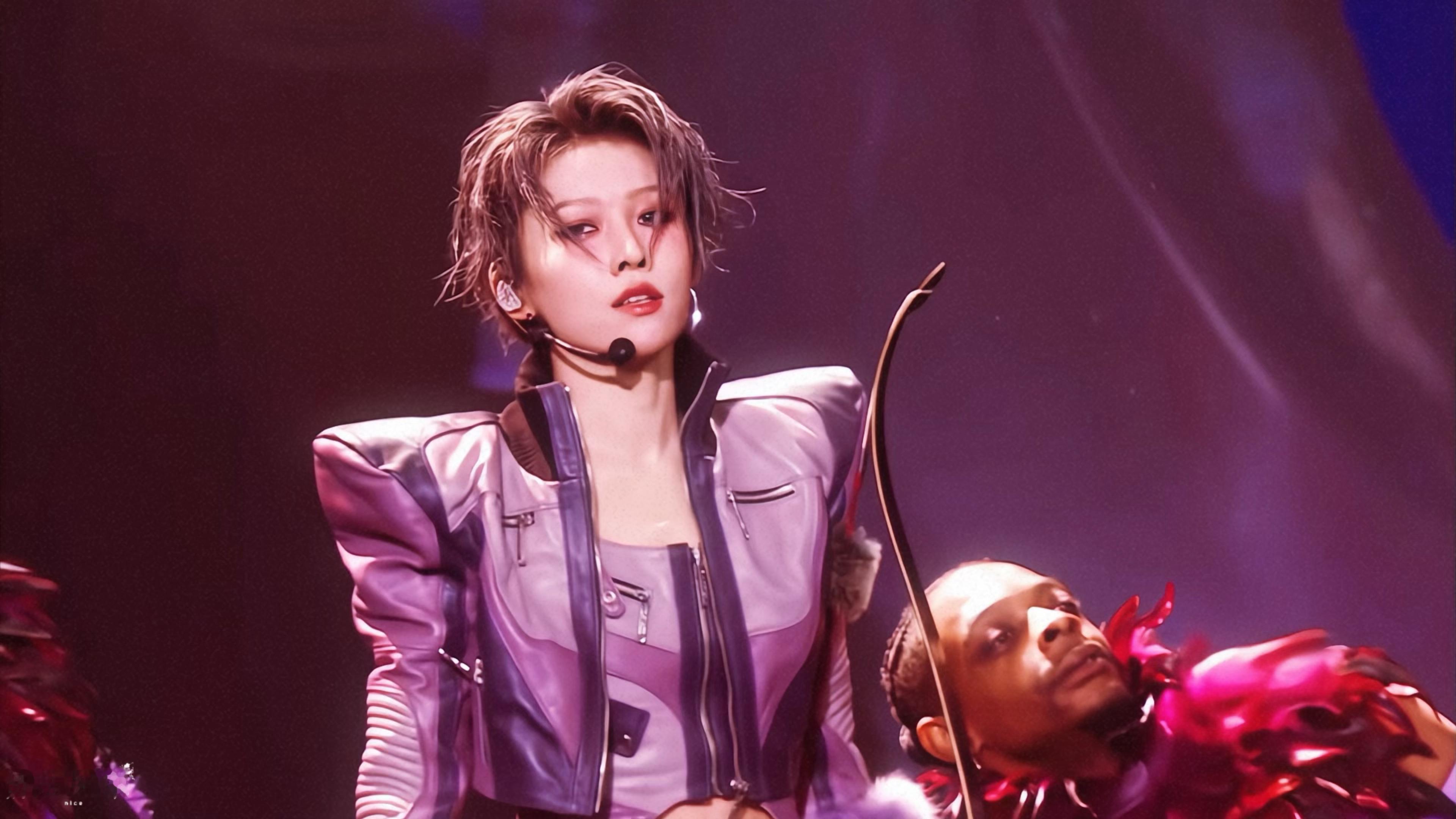 刘雨昕ending看的人眼前一亮又一亮东方卫视跨年