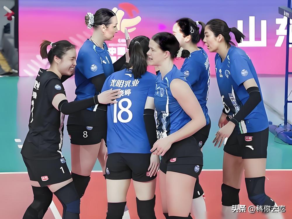 上海女排砸了百万年薪，请来范赖克和沃隆科娃，结果不是人傻钱多，是对整个排超的一次