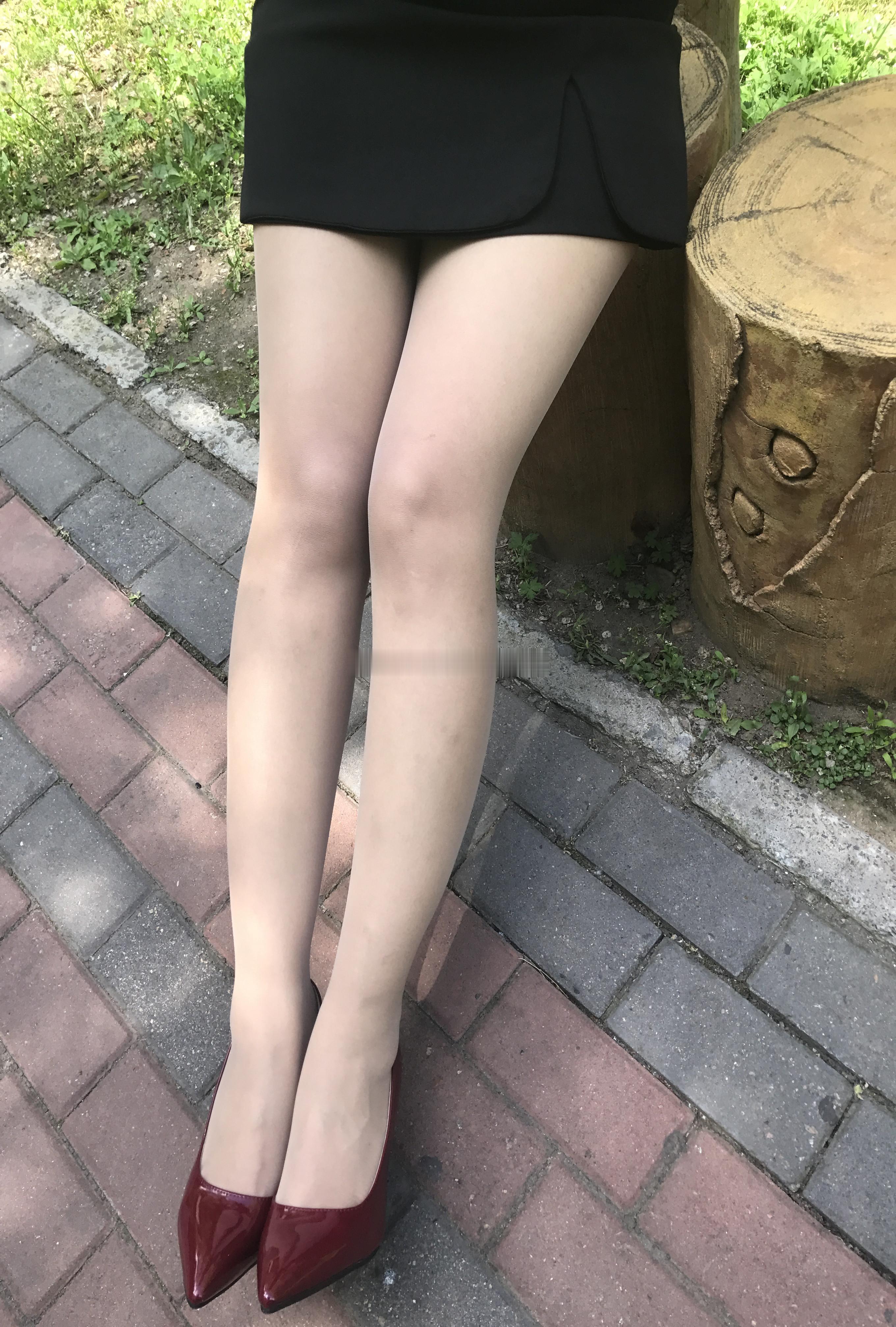 同学们，课余时间可以来公园运动运动，放松一下 ​​​