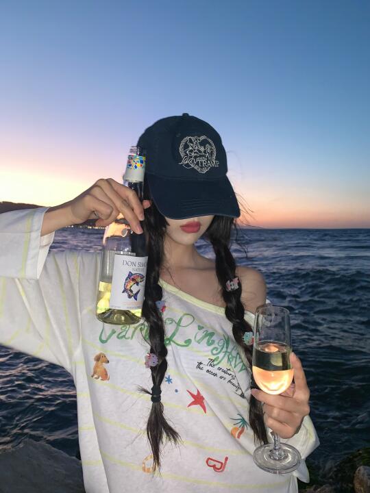 Sunset over the sea✨🥂