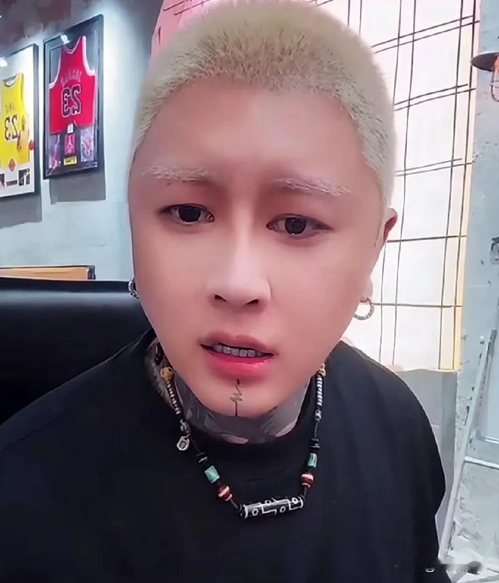 驴家小胖说方丈的金饭碗被散打哥端走了，捷足先登了！

         驴家小胖