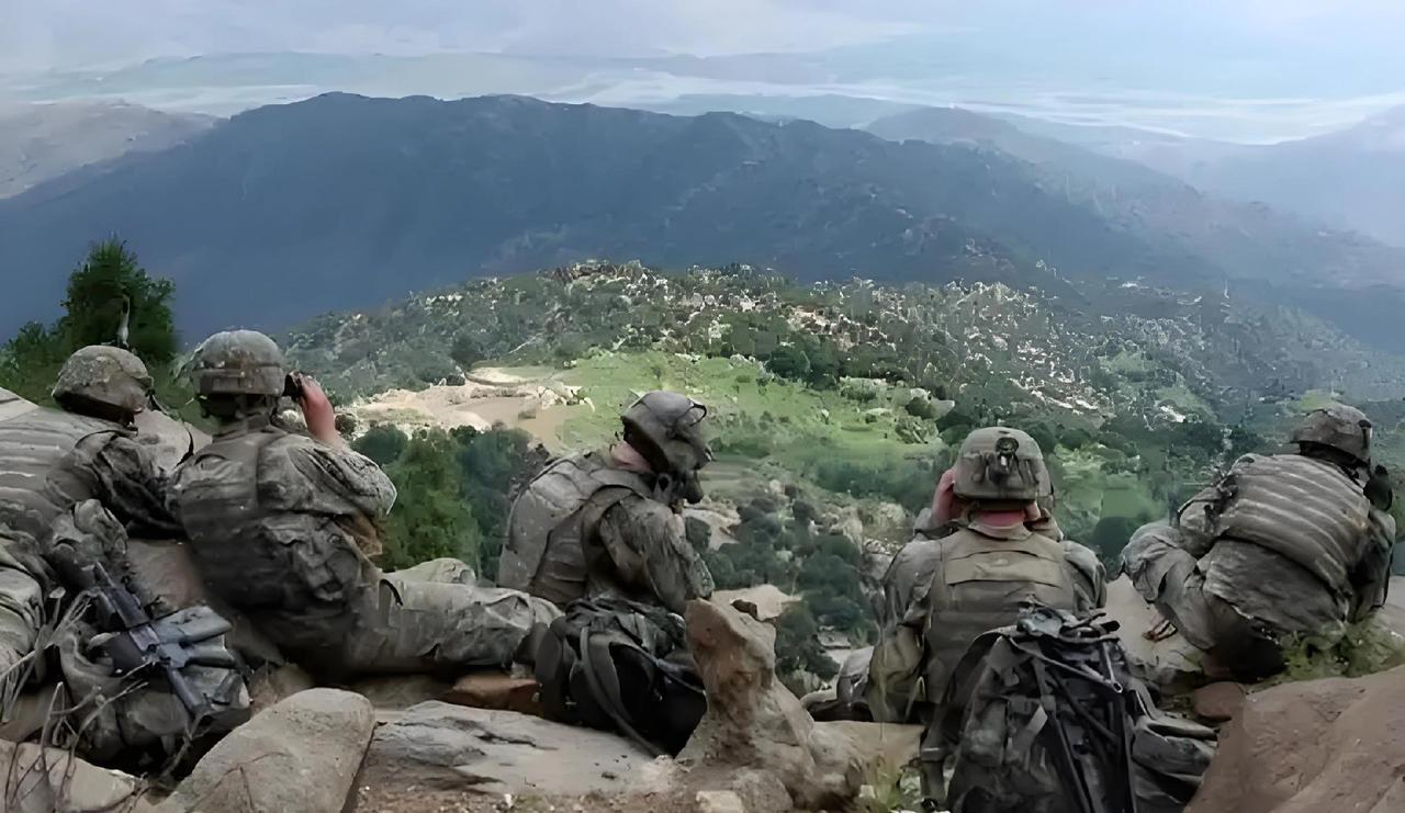 根据《华尔街日报》的报道，五角大楼正考虑向波斯增派地面部队，人数高达一万。以扩大